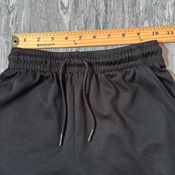 ❤️3/$30 Jordan Air Black and Red Athletic Shorts with Logo - Picture 6 of 8